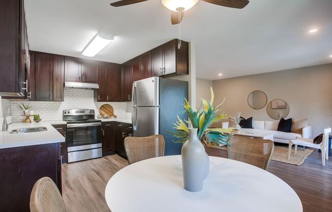 2 beds, 2 baths, 1,000 sqft, $2,595, Unit 23