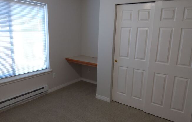 2 beds, 1 bath, 966 sqft, $1,550, Unit 9335