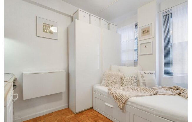 135 E 54 ST
