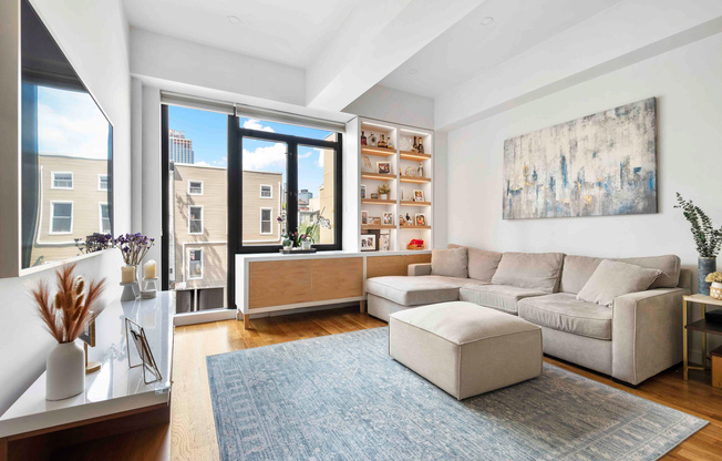 122 W ST