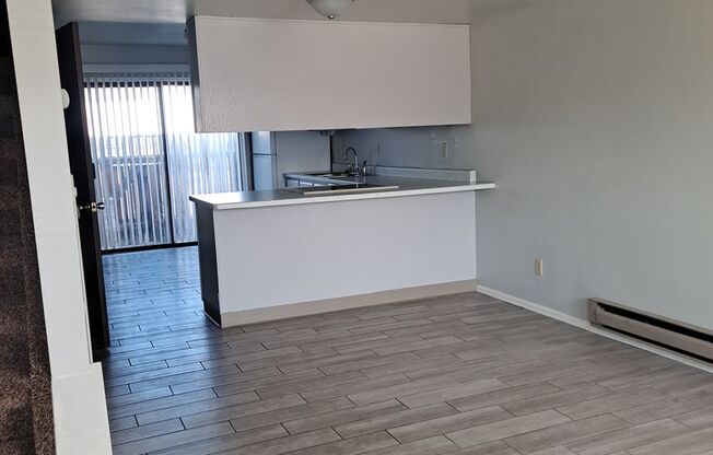 2 beds, 1.5 baths, 1,000 sqft, $1,200, Unit 39