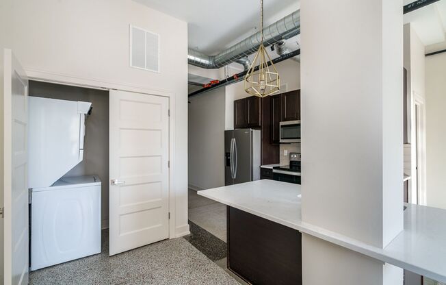 2 beds, 2 baths, $2,084, Unit 875 Michigan Ave Apt. 207