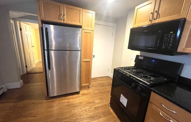 2 beds, 2 baths, 956 sqft, $3,600, Unit 2