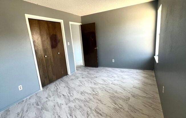 2 beds, 1 bath, $775, Unit 2530-D