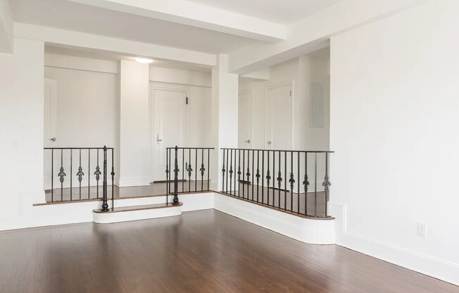507 W 113 ST