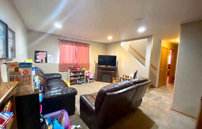 3 beds, 2 baths, $1,795