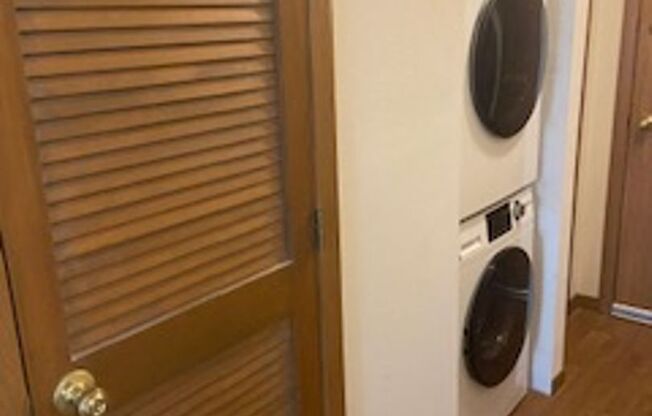 1 bed, 1 bath, 807 sqft, $902, Unit 11427-20