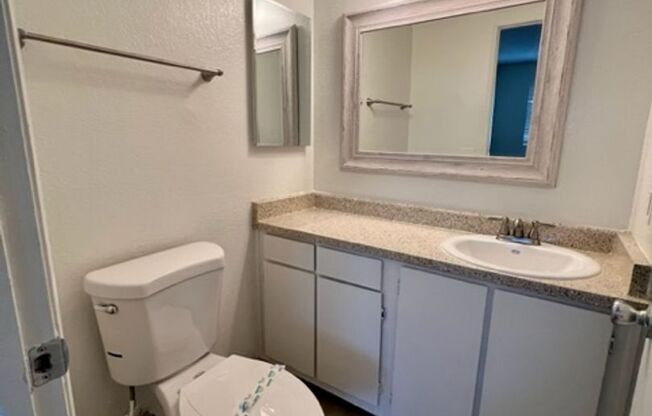 2 beds, 2 baths, 900 sqft, $1,695, Unit 102