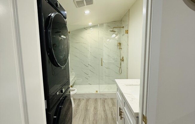 Studio, 1 bath, 550 sqft, $2,000