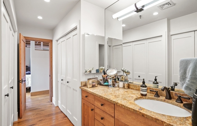 1 bed, 1 bath, 890 sqft, $4,200, Unit 501