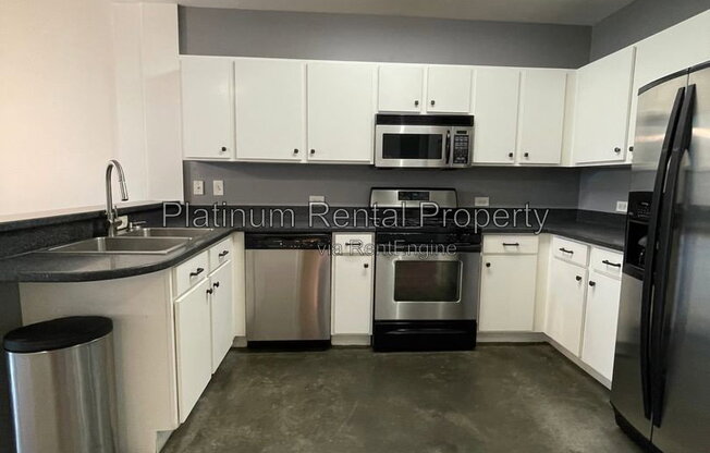 115 W PEACHTREE PL