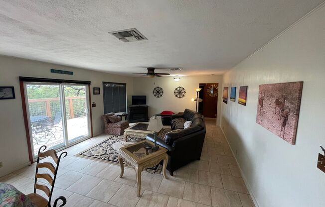 3 beds, 2 baths, $1,895