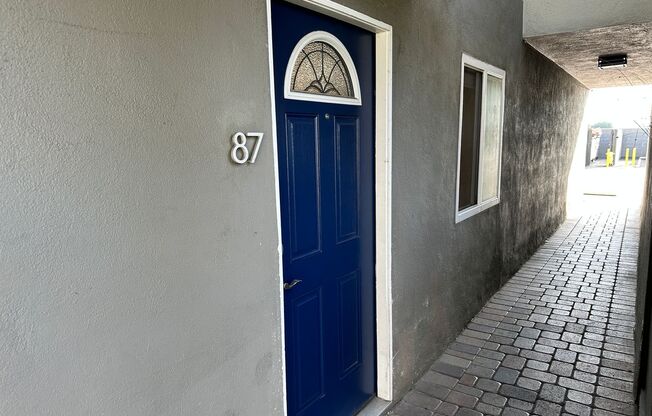 2 beds, 1 bath, 900 sqft, $2,595, Unit 0087