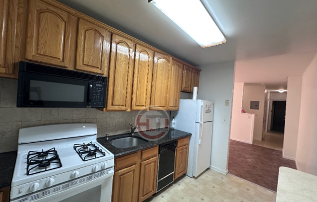 1922 EDISON AVE