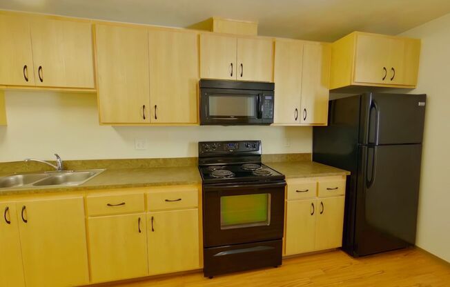 4 beds, 2.5 baths, 1,515 sqft, $3,600, Unit 30