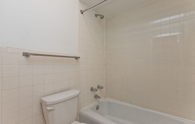 1 bed, 1 bath, $1,395, Unit 208