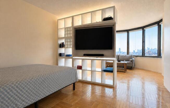 Studio, 1 bath, 520 sqft, $4,000, Unit 33O