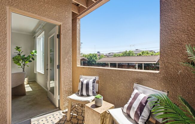 1BD/1BA - Remodeled Ground-Floor Condo, In-Unit Laundry, Gated