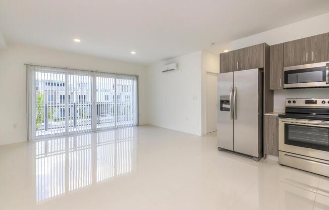 Home - Modern Towers - Homestead, FL