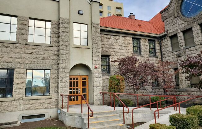 515 E Yakima Ave