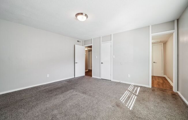 3 beds, 2 baths, 1,400 sqft, $1,425, Unit 736-C