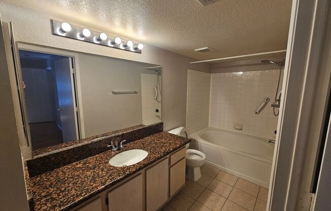 1 bed, 1 bath, $1,100, Unit # 1144