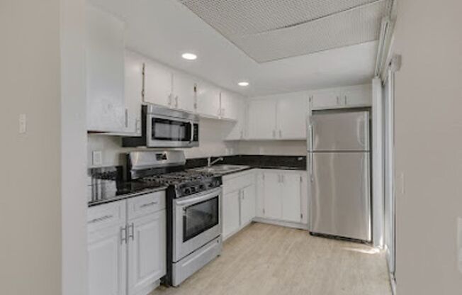 1 bed, 1 bath, 576 sqft, $1,895, Unit 26