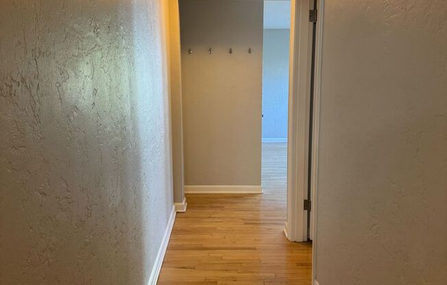 1 bed, 1 bath, 607 sqft, $1,350, Unit 24