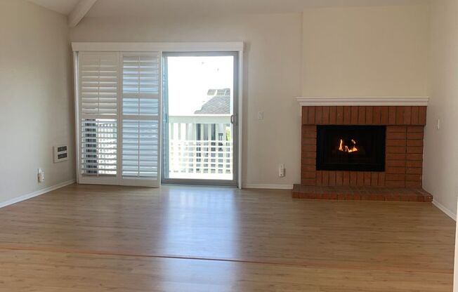 2+2 Hollywood Beach Condo with Loft!