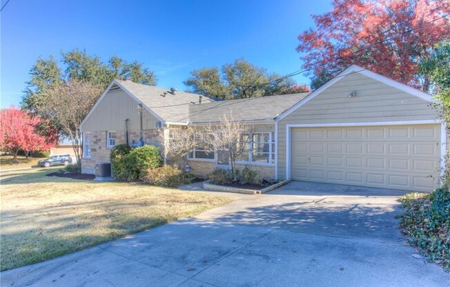 Delightful 3 bedroom, 2 bath home within walking distance of TCU- 76109