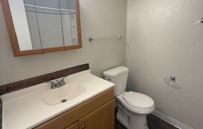 2 beds, 1 bath, 858 sqft, $820, Unit 2615-103