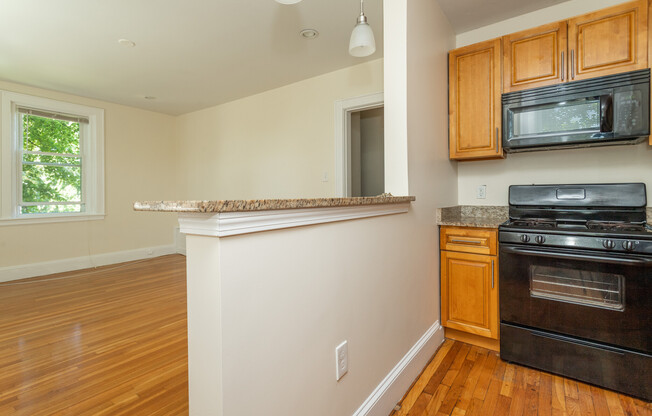 1 bed, 1 bath, 580 sqft, $2,600, Unit 15