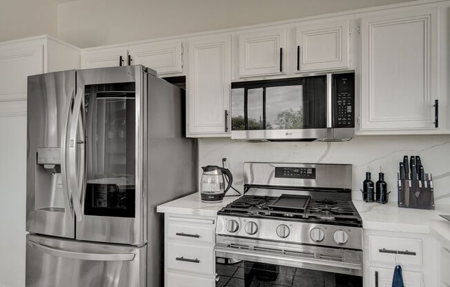 2 beds, 2 baths, $2,300