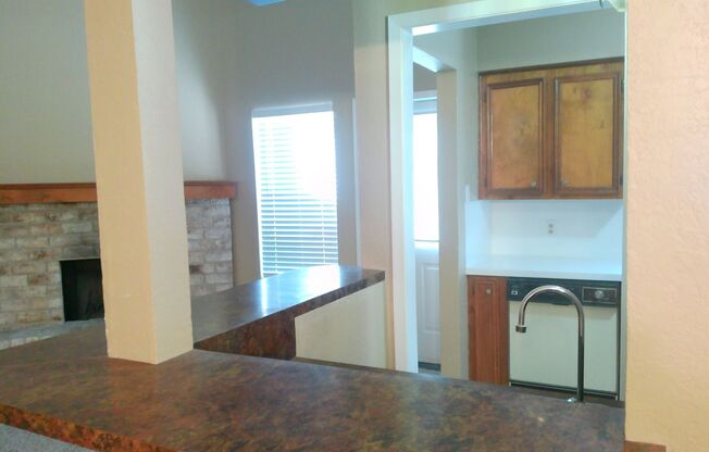 3 beds, 2 baths, $1,595