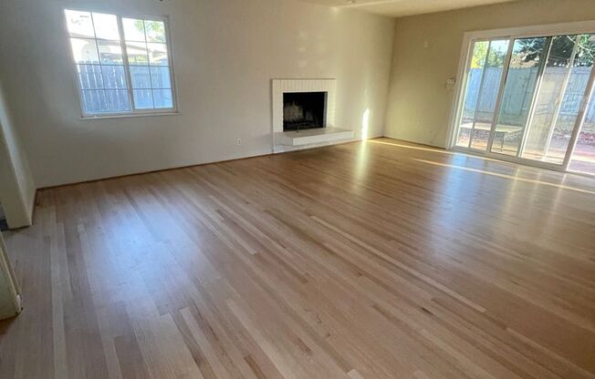 Move in ready* Tustin Home 3bed/2bath wonderful front & backyard! Cul-de-Sac beautiful neighborhood! MUST SEE