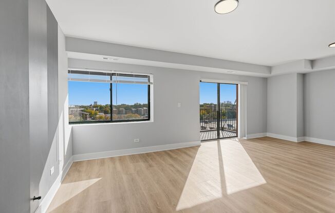 2 beds, 2 baths, 900 sqft, $2,550, Unit 512