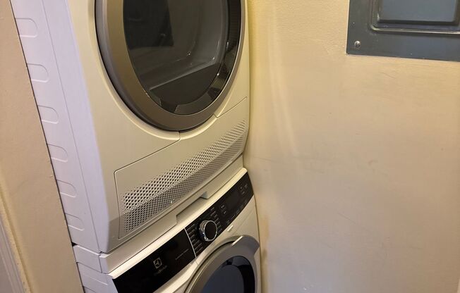 2 beds, 1 bath, 770 sqft, $850, Unit 4998