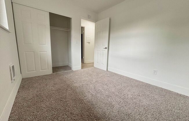 2 beds, 1 bath, 700 sqft, $1,335, Unit 12