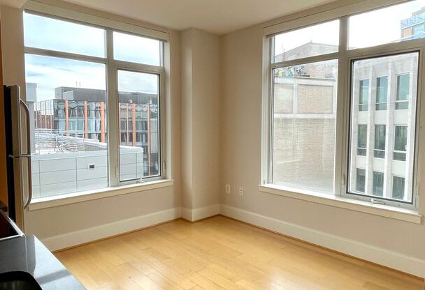 1 bed, 1 bath, $2,750, Unit 825