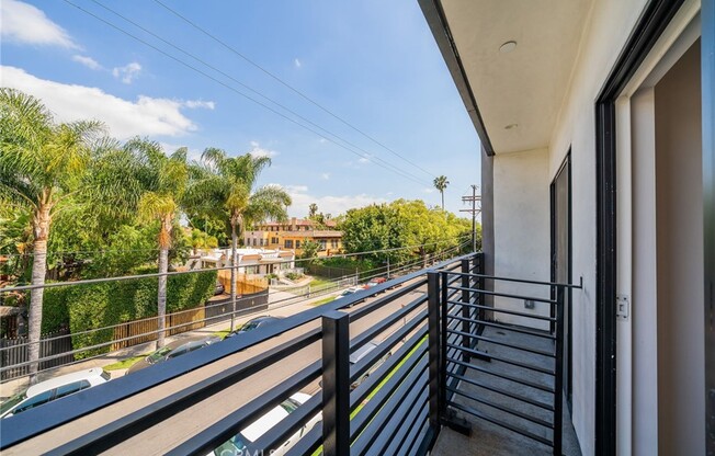 6201 LA MIRADA AVE