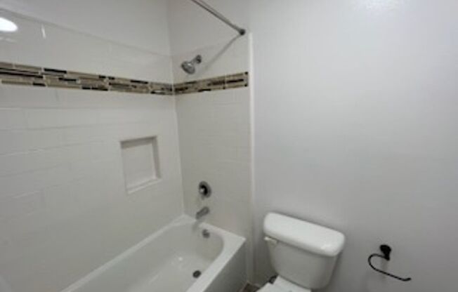 1 bed, 1 bath, $1,950, Unit 23