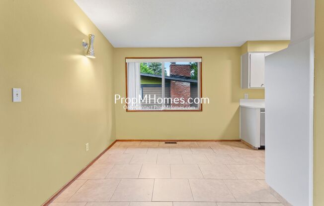 Charming SW Portland Duplex Two Bedrooms One Bathroom!