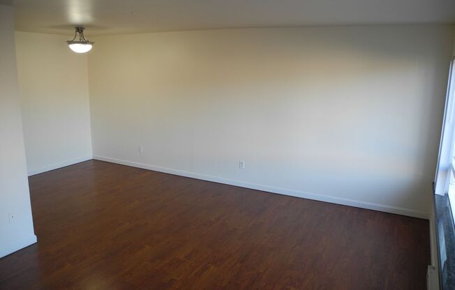 1 bed, 1 bath, 630 sqft, $1,695, Unit R-203