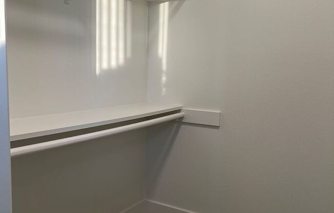 1 bed, 1 bath, 900 sqft, $2,025, Unit 381-35