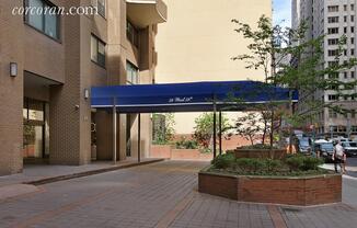 58 W 58th St Apt 14D