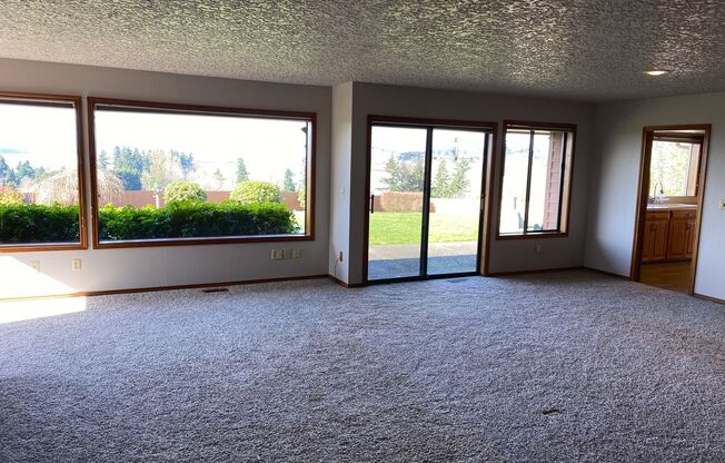 Huge Single Level Home w/ Amazing Vancouver Lake Views!!! - 6708 NW Dogwood Dr