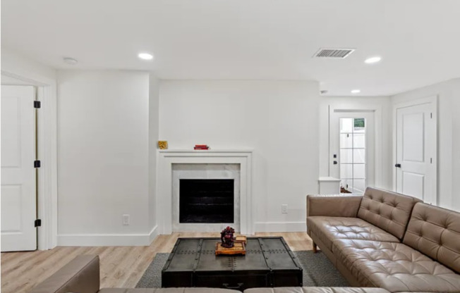 4501 N HIGHLAND AVE
