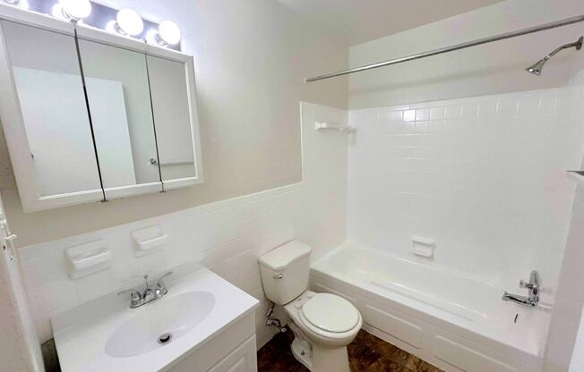 1 bed, 1 bath, 725 sqft, $1,189, Unit E302