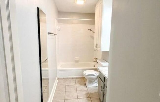 3 beds, 1 bath, $1,550