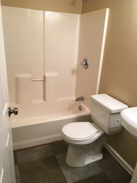 3 beds, 2 baths, $1,900